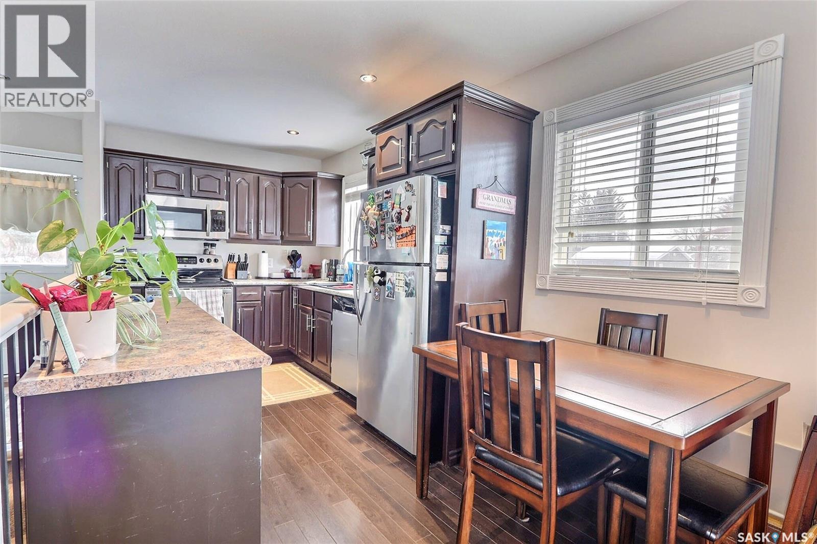 122 Macarthur Drive, Prince Albert, Saskatchewan  S6V 5X1 - Photo 5 - SK029042