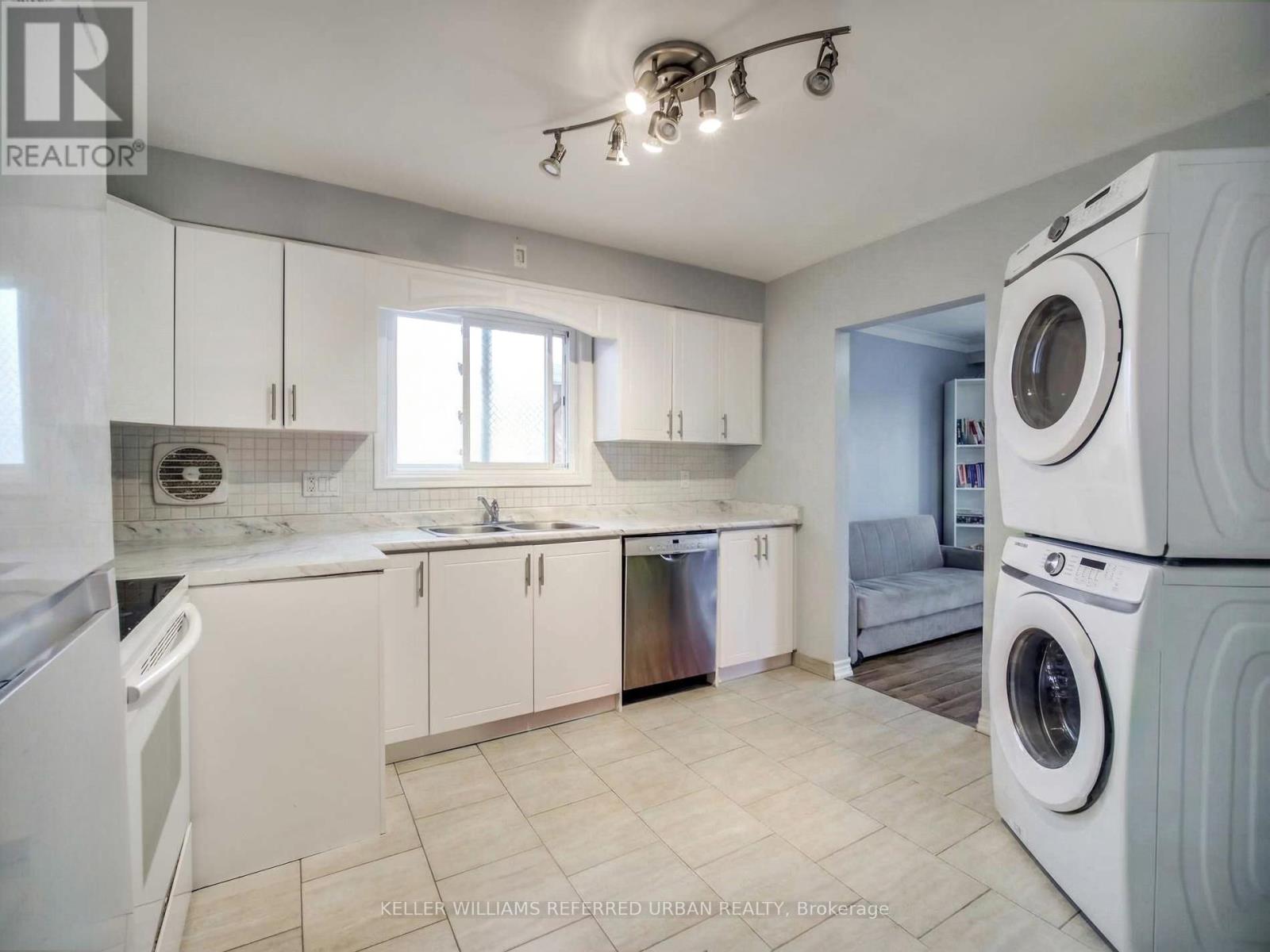 336 Brighton Avenue, Toronto, Ontario  M3H 4G5 - Photo 8 - C12823362