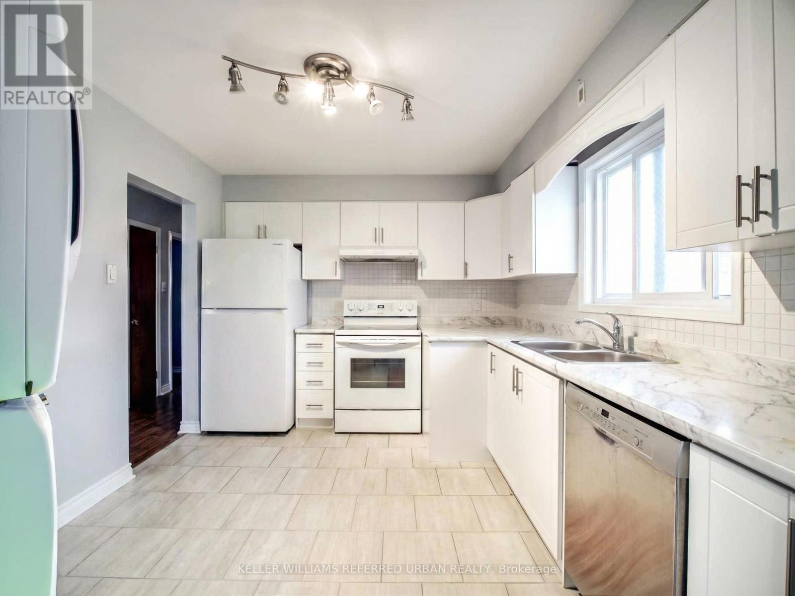 336 Brighton Avenue, Toronto, Ontario  M3H 4G5 - Photo 7 - C12823362