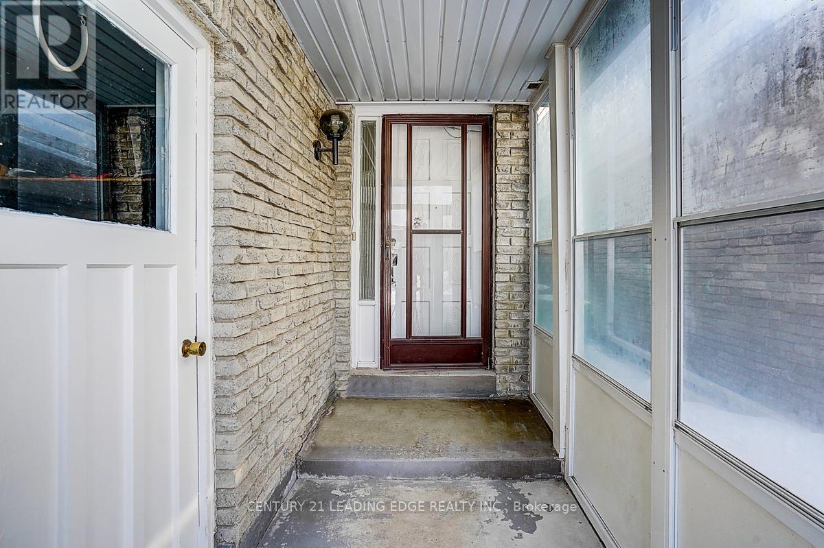 328 Chartland Boulevard S, Toronto, Ontario  M1S 3P3 - Photo 3 - E12822522