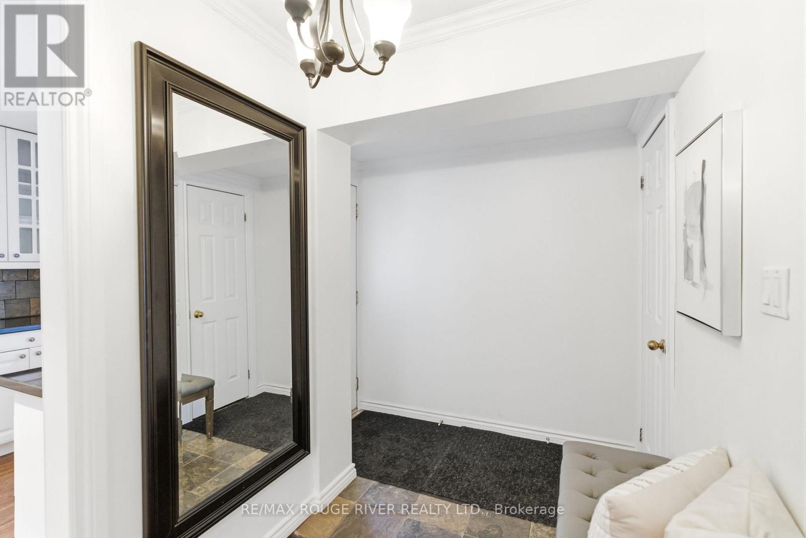 59 Muir Crescent, Whitby, Ontario  L1P 1B5 - Photo 4 - E12823736