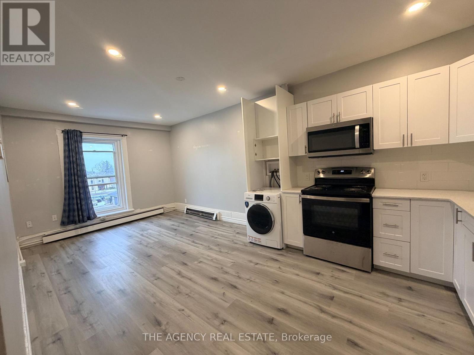 14 - 268 Talbot Street, St. Thomas, Ontario  N5P 1B4 - Photo 2 - X12823624