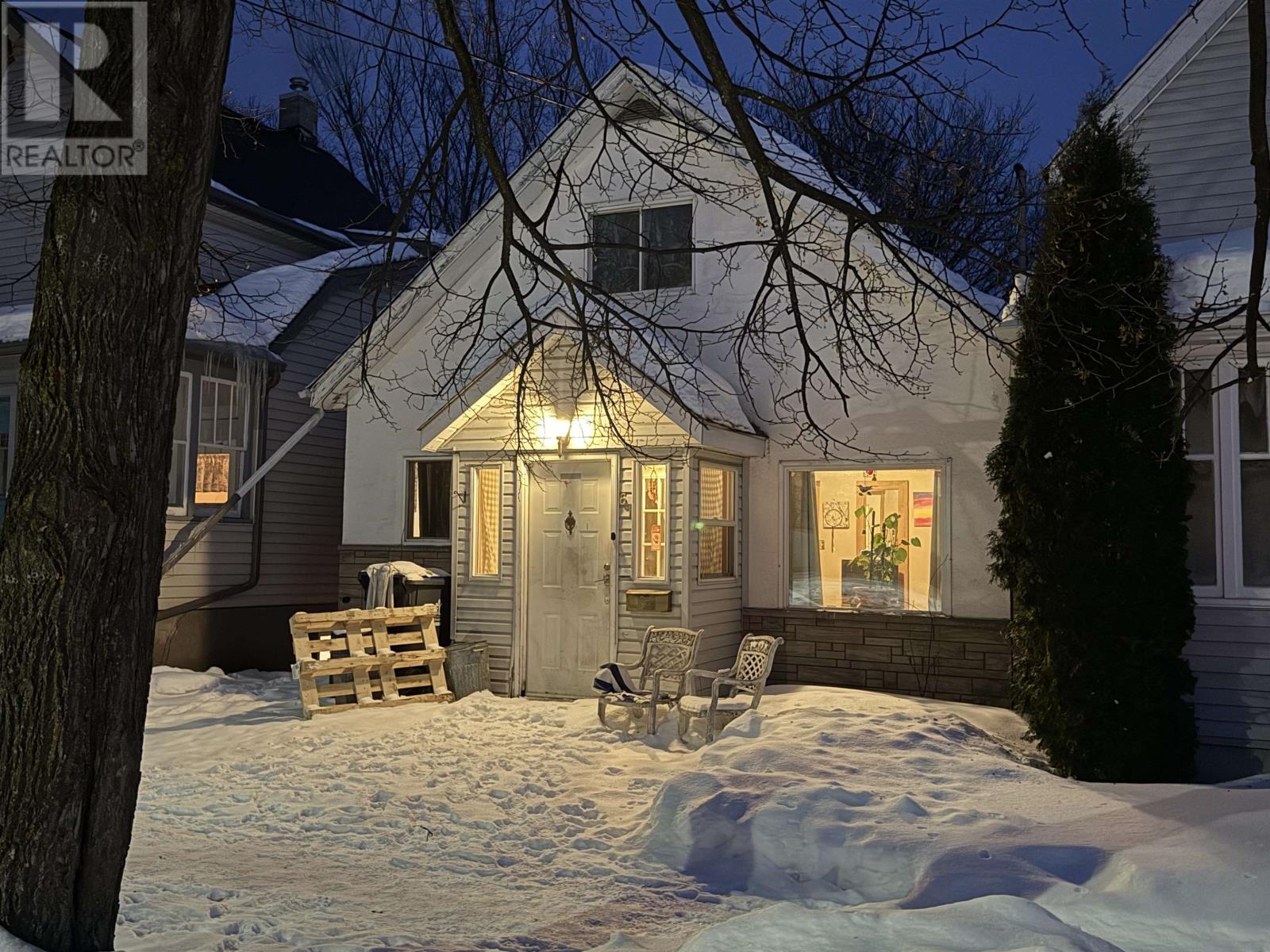 61 Ontario St, Thunder Bay, Ontario  P7B 3G1 - Photo 3 - TB2600196