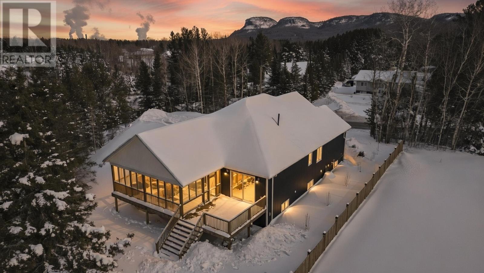 2365 15th Side Rd., Thunder Bay, Ontario