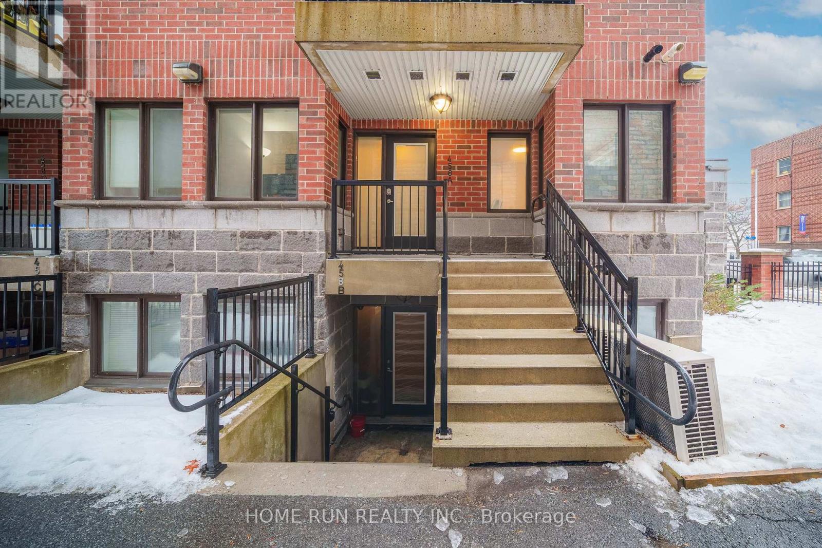 458a King Edward Avenue, Ottawa, Ontario  K1N 0B3 - Photo 2 - X12823694