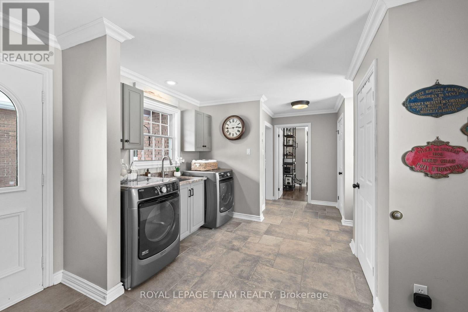 5557 Pettapiece Crescent, Ottawa, Ontario  K4M 1C5 - Photo 22 - X12823734