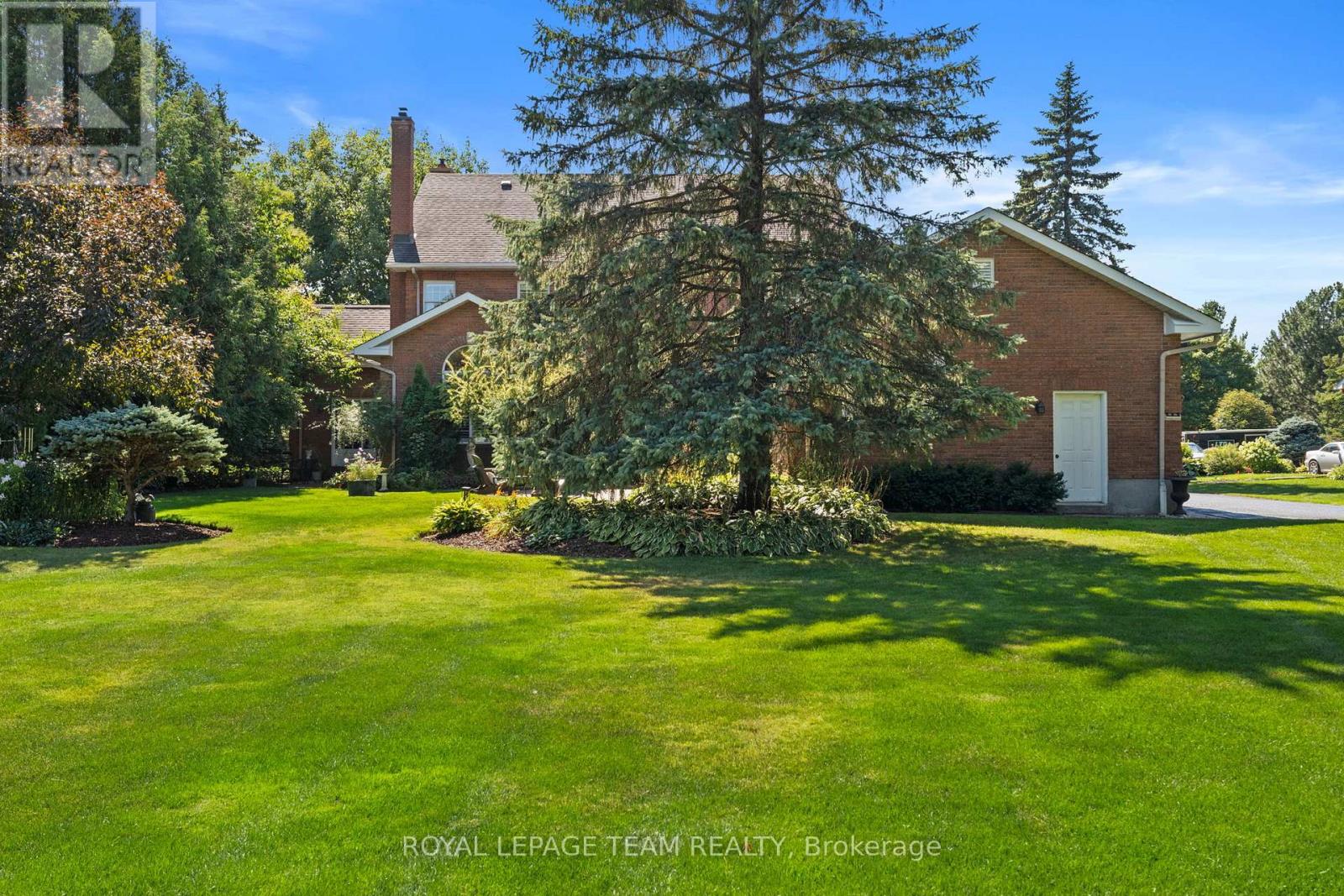 5557 Pettapiece Crescent, Ottawa, Ontario  K4M 1C5 - Photo 43 - X12823734