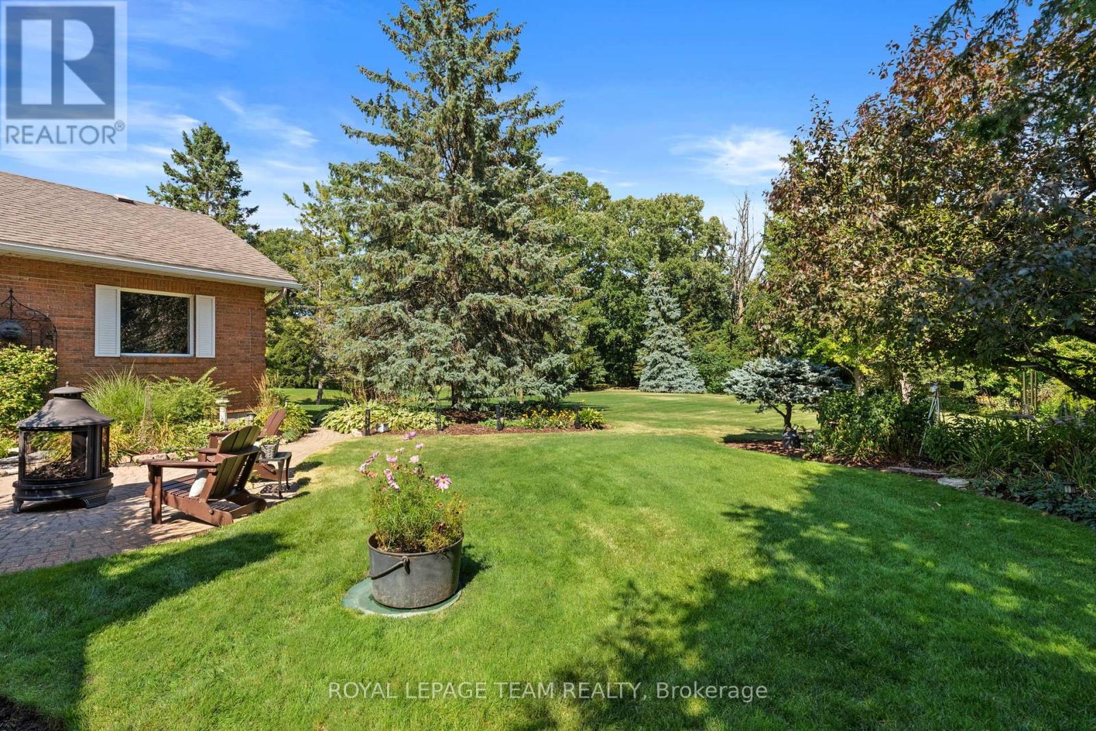 5557 Pettapiece Crescent, Ottawa, Ontario  K4M 1C5 - Photo 45 - X12823734