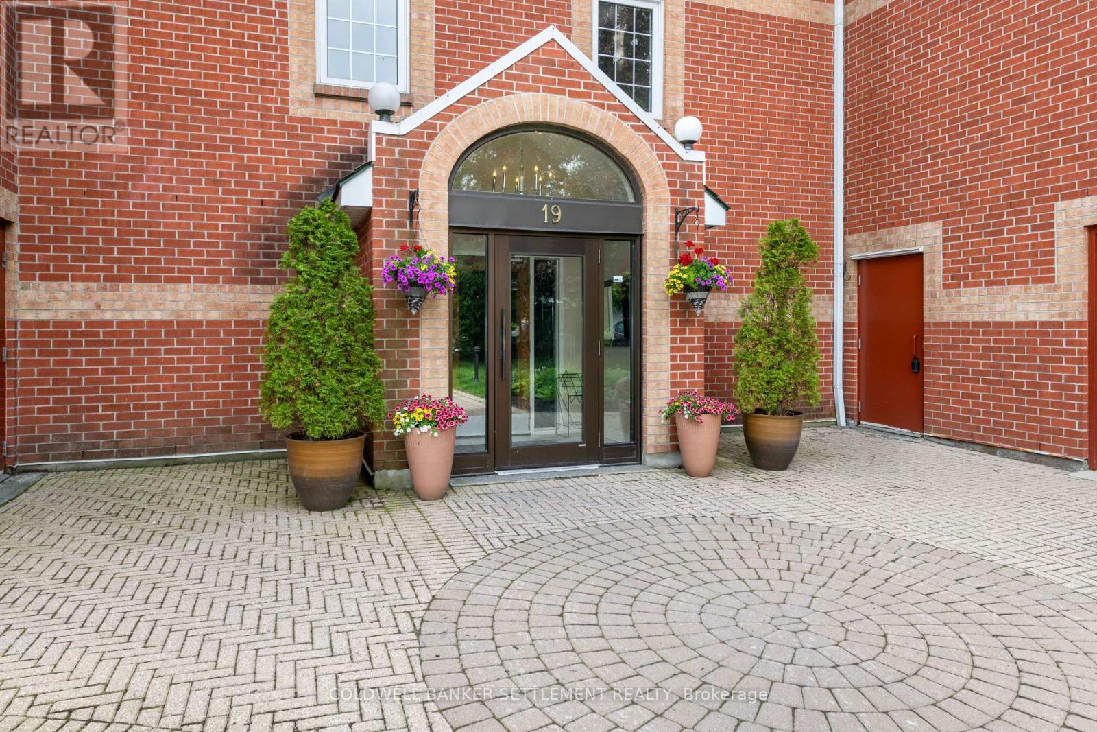 201 - 19 John Street, Perth, Ontario K7H 1T8 - Photo 14 - X12823704