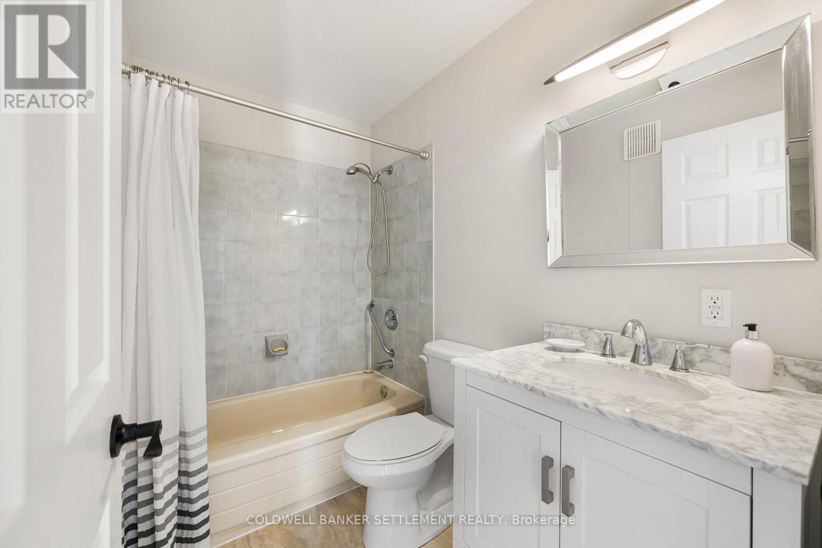 201 - 19 John Street, Perth, Ontario K7H 1T8 - Photo 18 - X12823704