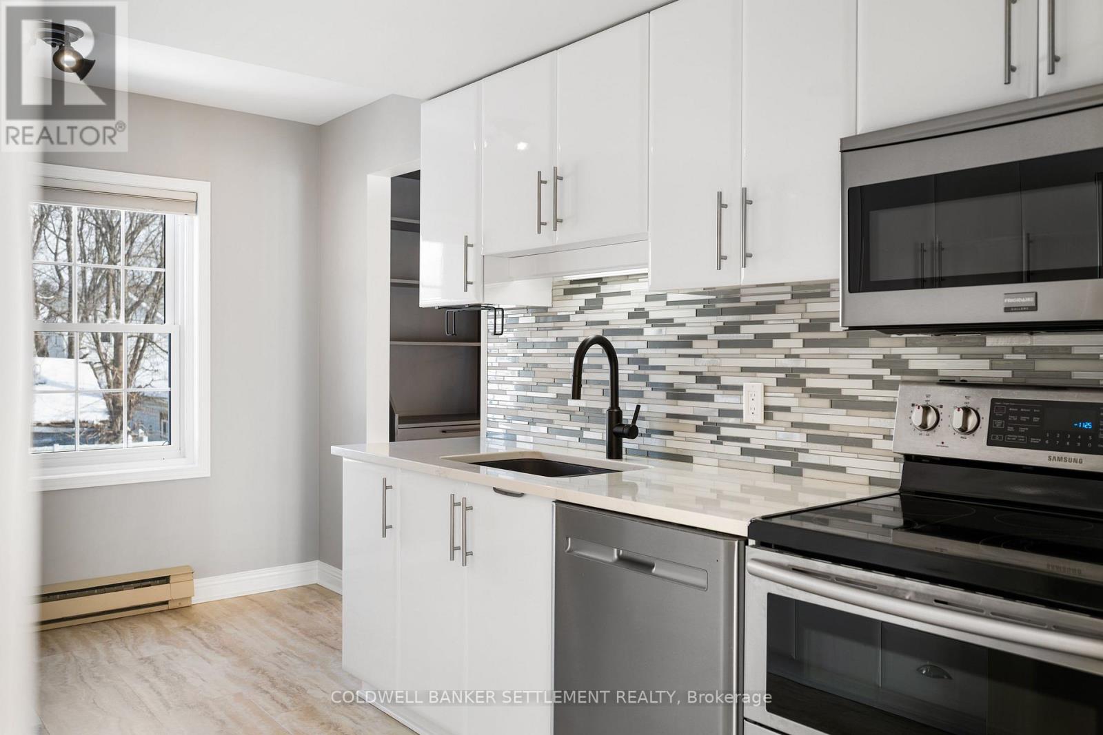 201 - 19 John Street, Perth, Ontario K7H 1T8 - Photo 46 - X12823704