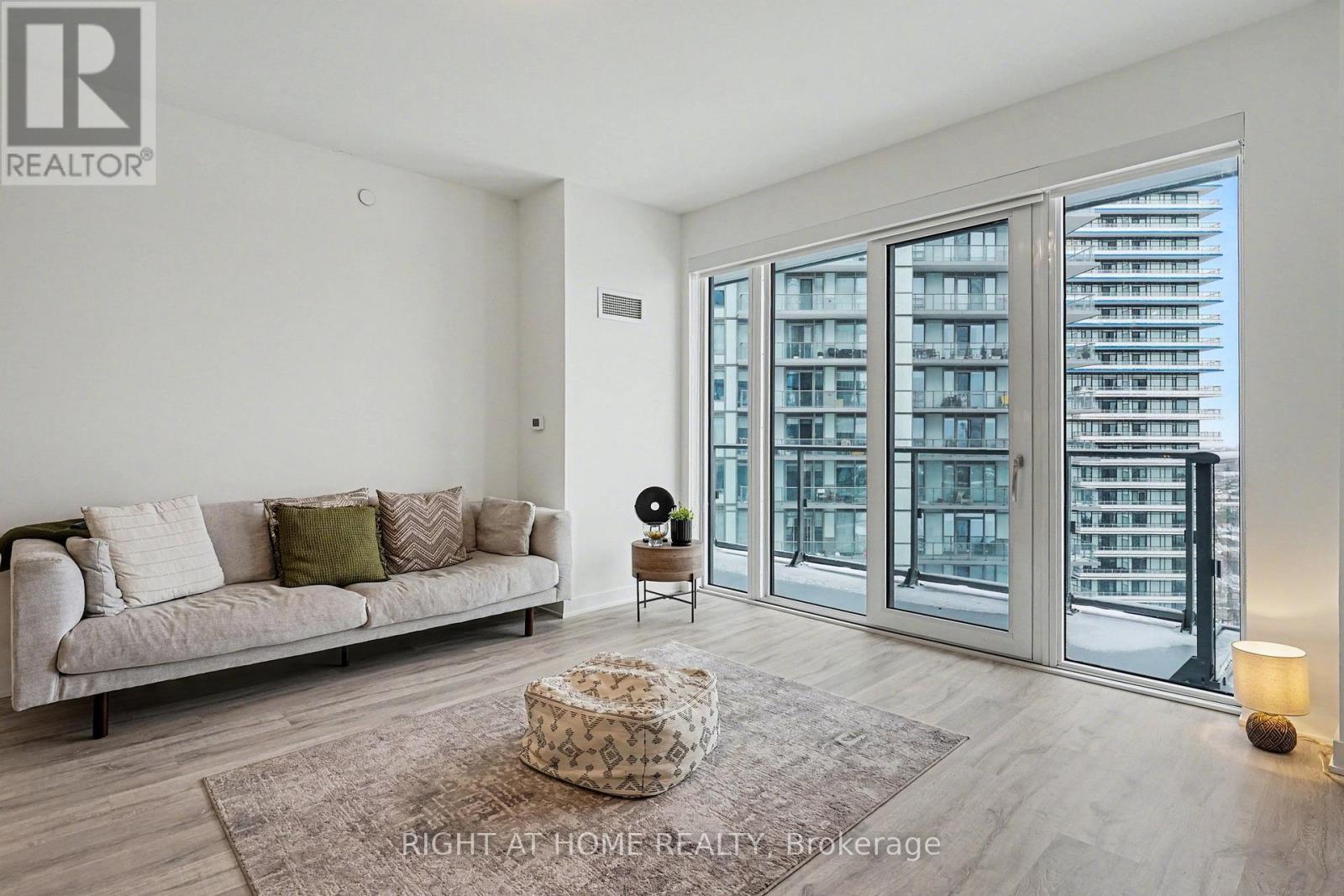 1404 - 4655 Metcalfe Avenue, Mississauga, Ontario  L5M 0Z7 - Photo 5 - W12823580