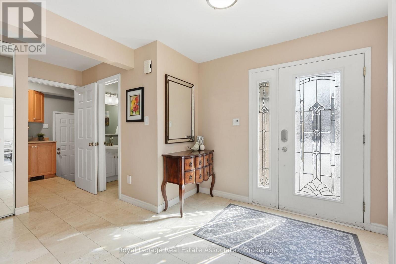 3173 Spring Creek Crescent, Mississauga, Ontario  L5N 4S2 - Photo 4 - W12822170