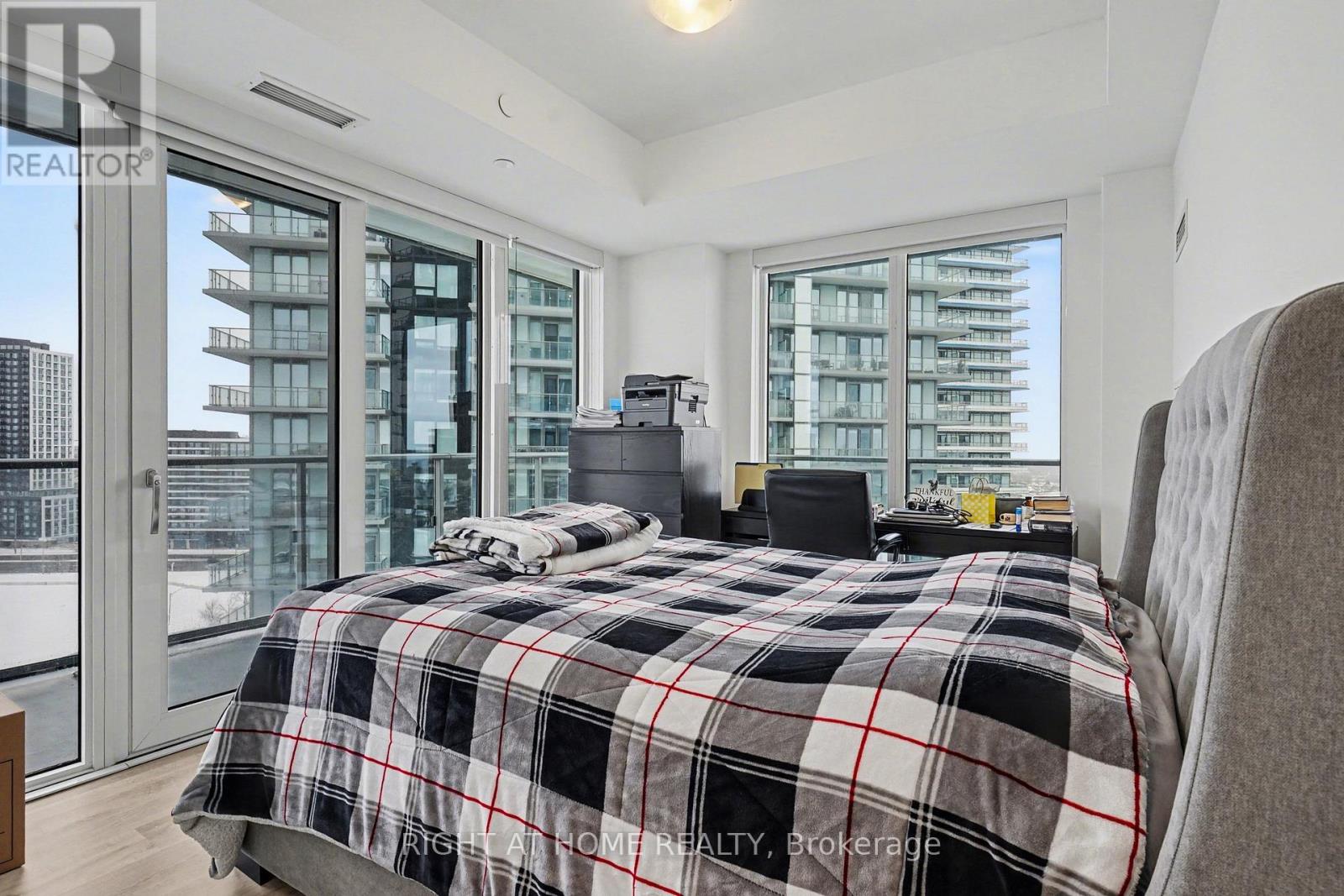 1404 - 4655 Metcalfe Avenue, Mississauga, Ontario  L5M 0Z7 - Photo 11 - W12823580