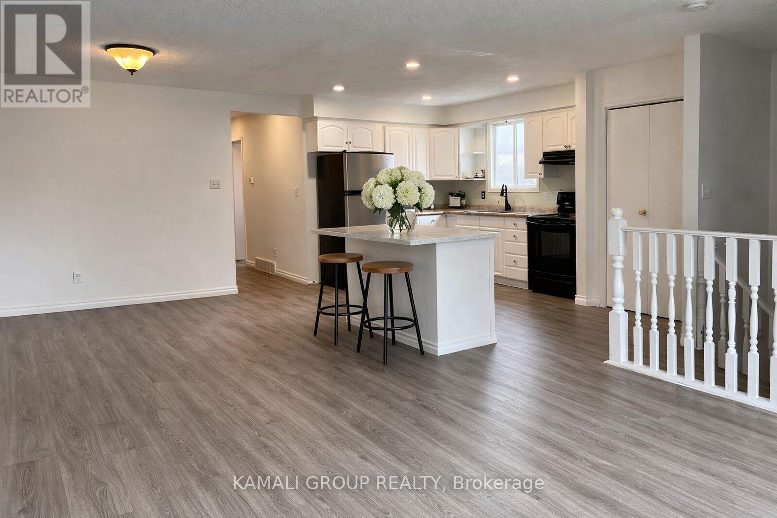 Main - 38 Mayfair Drive, Welland, Ontario  L3C 7A2 - Photo 3 - X12636002