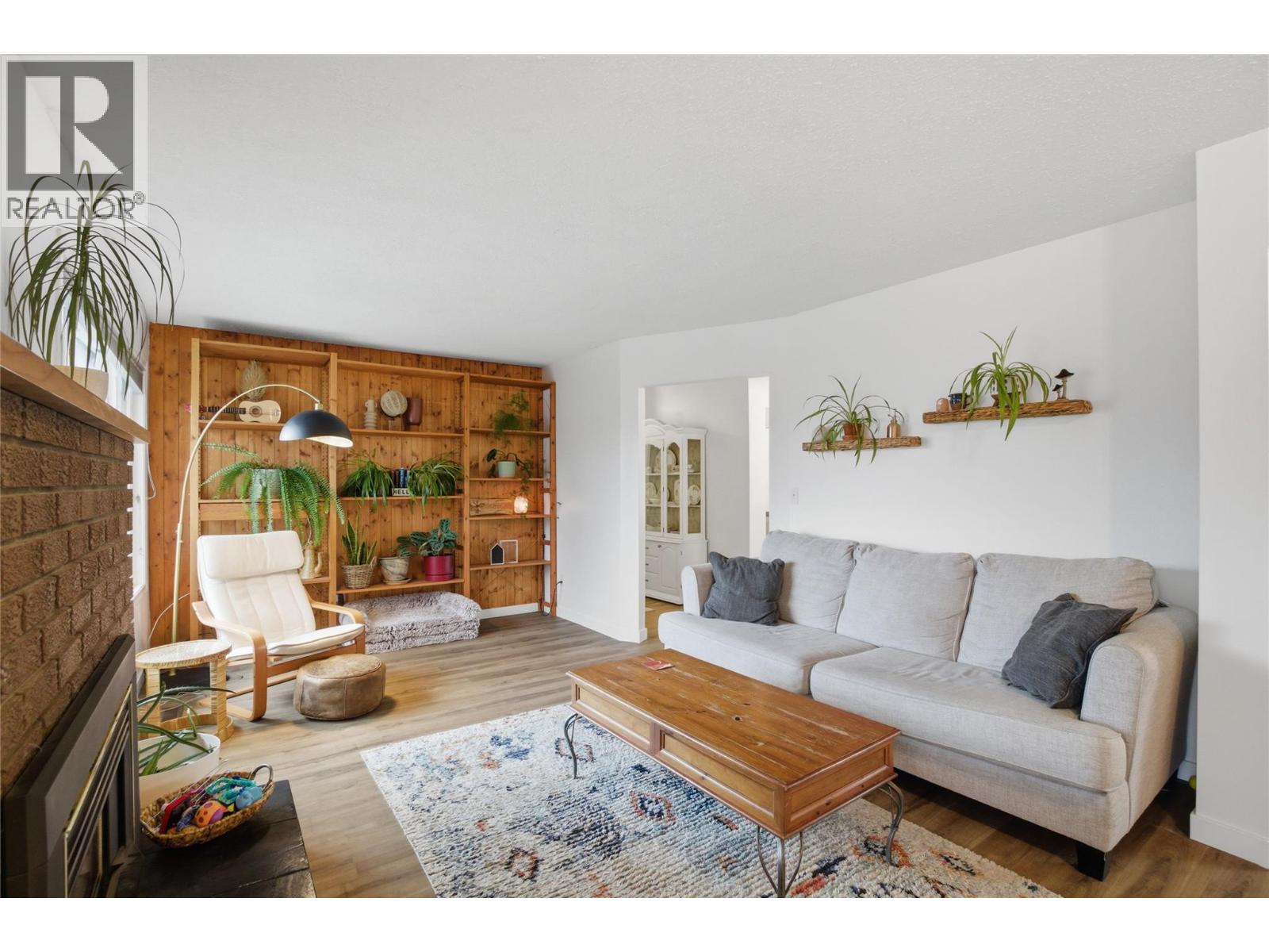 1562 Southview Terrace, Kamloops, British Columbia  V2B 7R5 - Photo 3 - 10374541