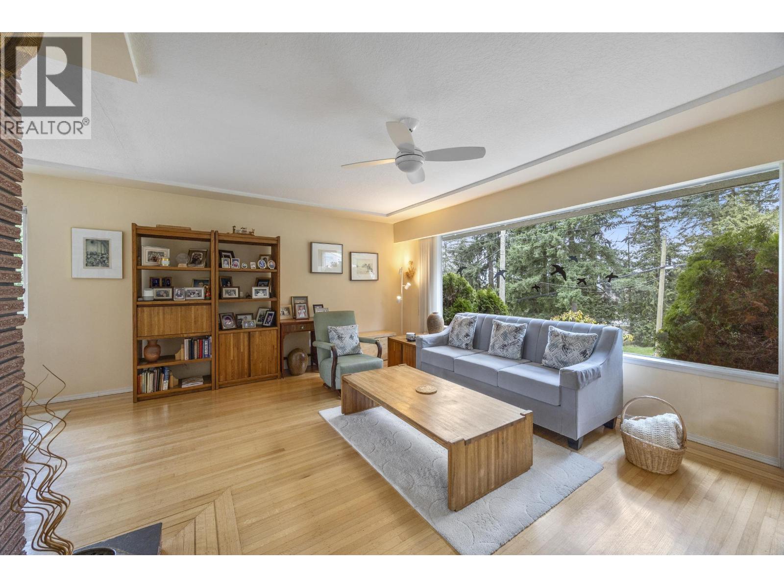 8608 Buller Avenue, Burnaby, British Columbia  V5J 4V3 - Photo 12 - R3093885