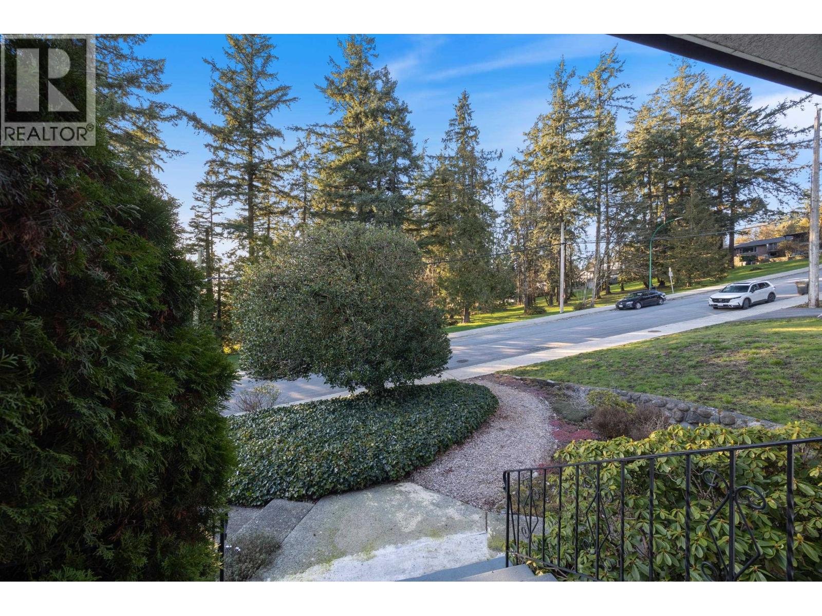 8608 Buller Avenue, Burnaby, British Columbia  V5J 4V3 - Photo 33 - R3093885