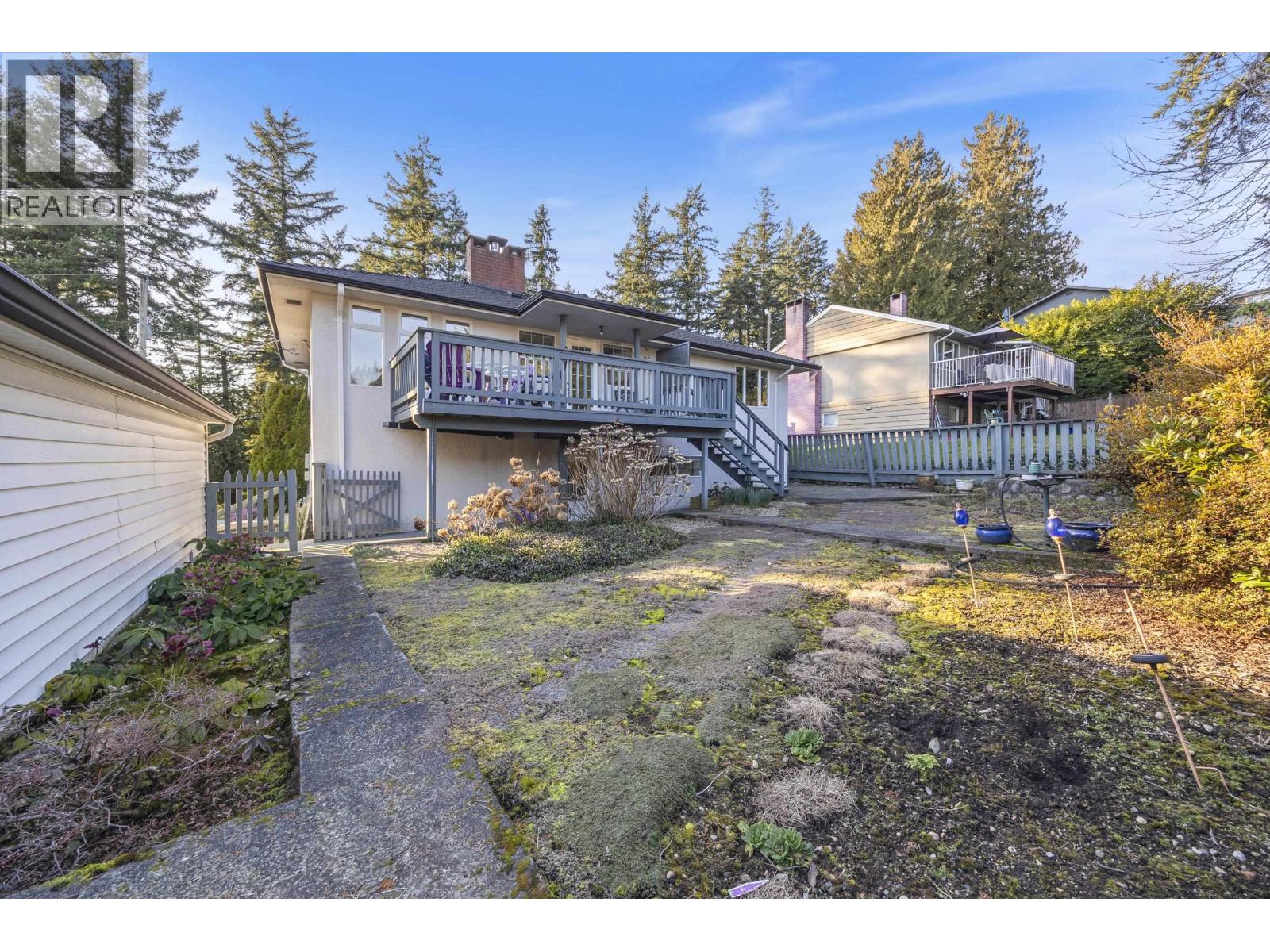 8608 Buller Avenue, Burnaby, British Columbia  V5J 4V3 - Photo 37 - R3093885