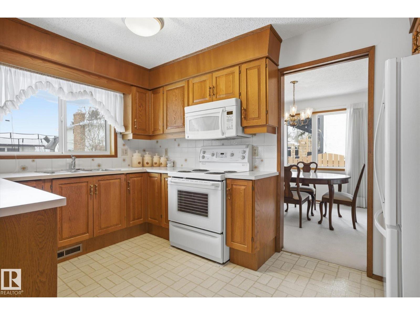 65 Lorne Cr, St. Albert, Alberta  T8N 3R5 - Photo 11 - E4474957