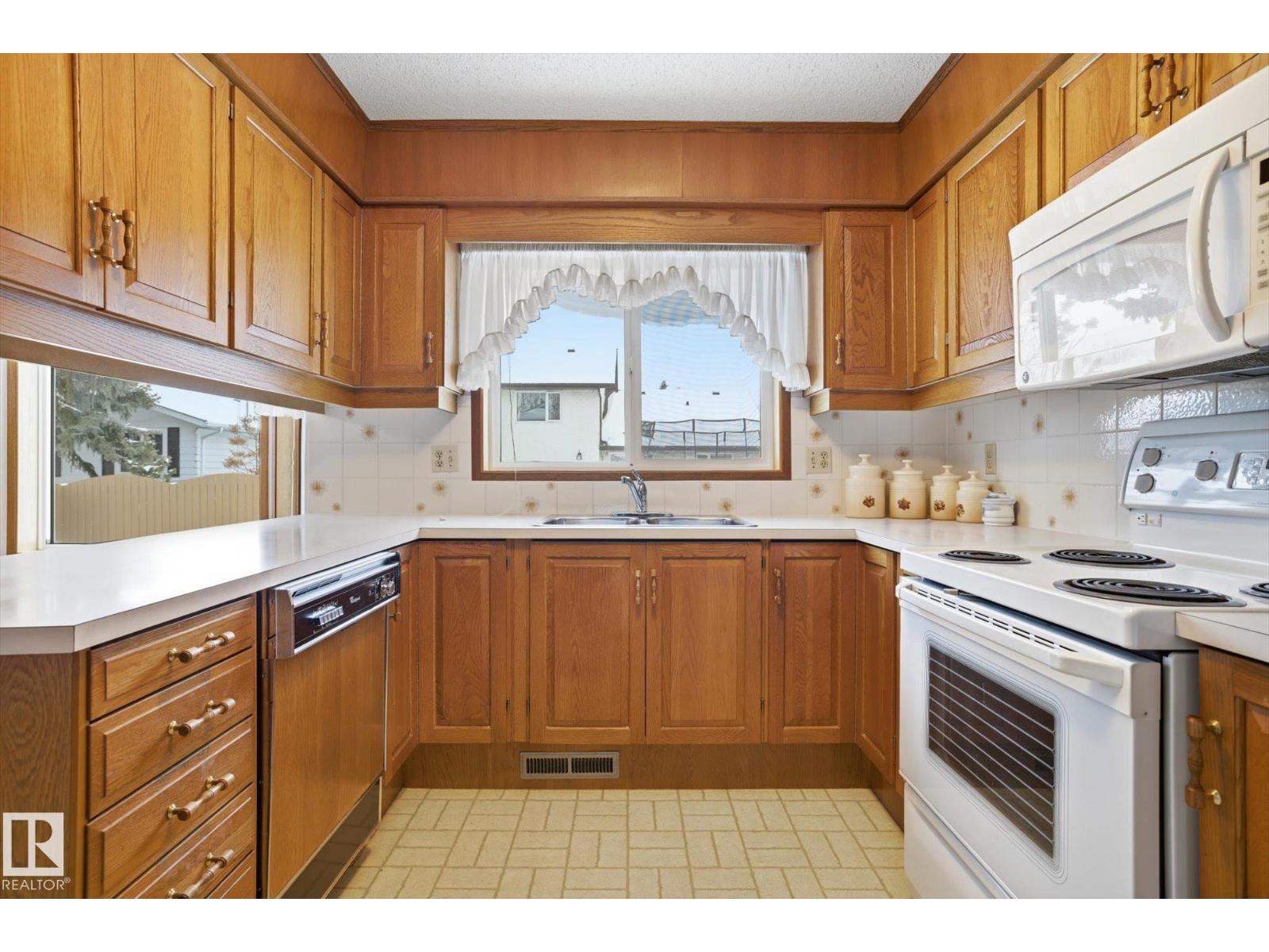 65 Lorne Cr, St. Albert, Alberta  T8N 3R5 - Photo 12 - E4474957