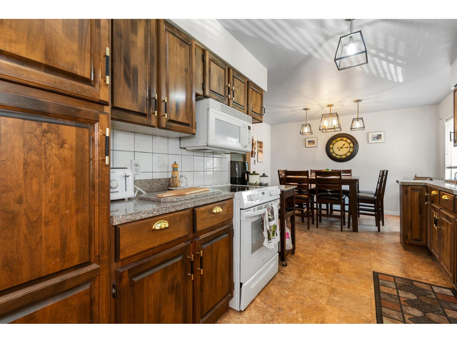 6050 Chadsey Road, Greendale, Chilliwack, British Columbia  V2R 4P2 - Photo 13 - R3051113