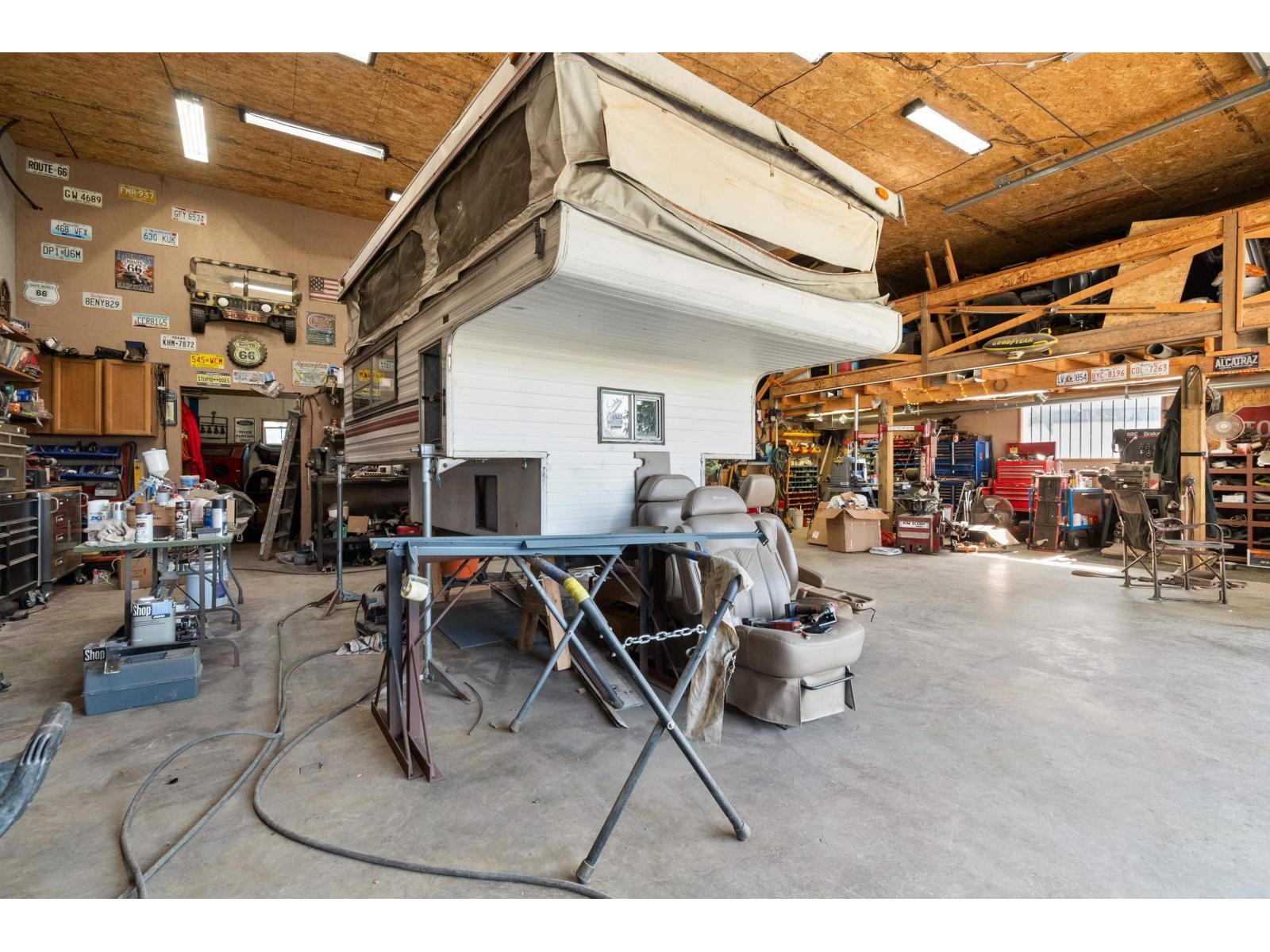 6050 Chadsey Road, Greendale, Chilliwack, British Columbia  V2R 4P2 - Photo 36 - R3051113