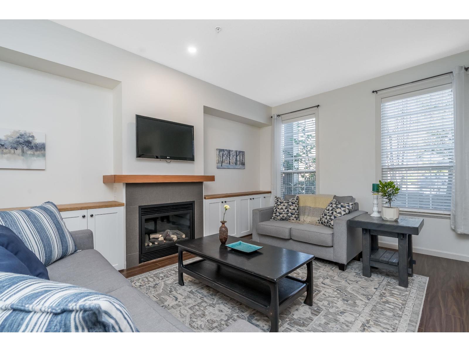 20854 72 Avenue, Langley, British Columbia  V2Y 0J1 - Photo 4 - R3093437