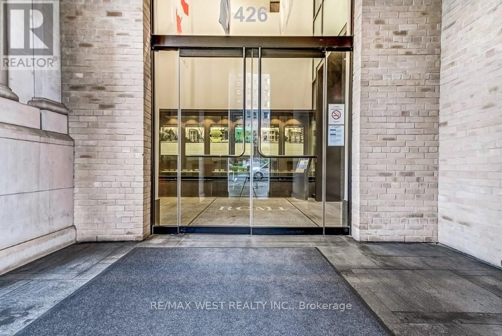 2210 - 426 University Avenue, Toronto, Ontario  M5G 1S9 - Photo 4 - C12823644