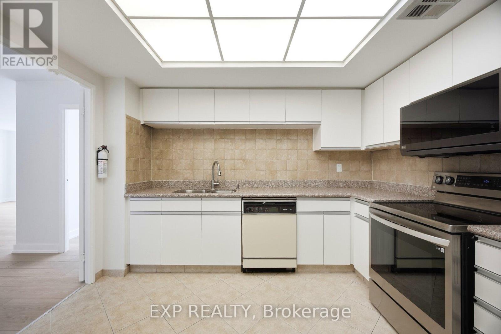 2801 - 65 Skymark Drive, Toronto, Ontario  M2H 3N9 - Photo 17 - C12823698