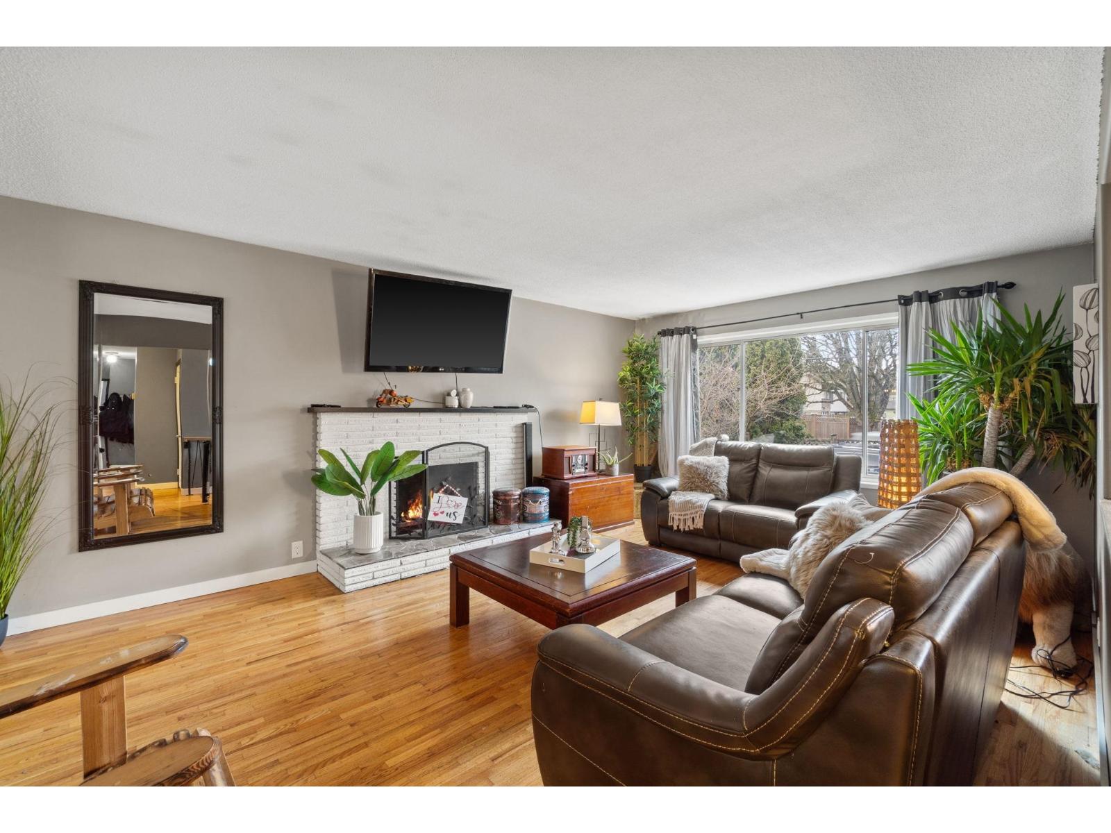 4900 200th Street, Langley, British Columbia  V3A 1L5 - Photo 2 - R3093263