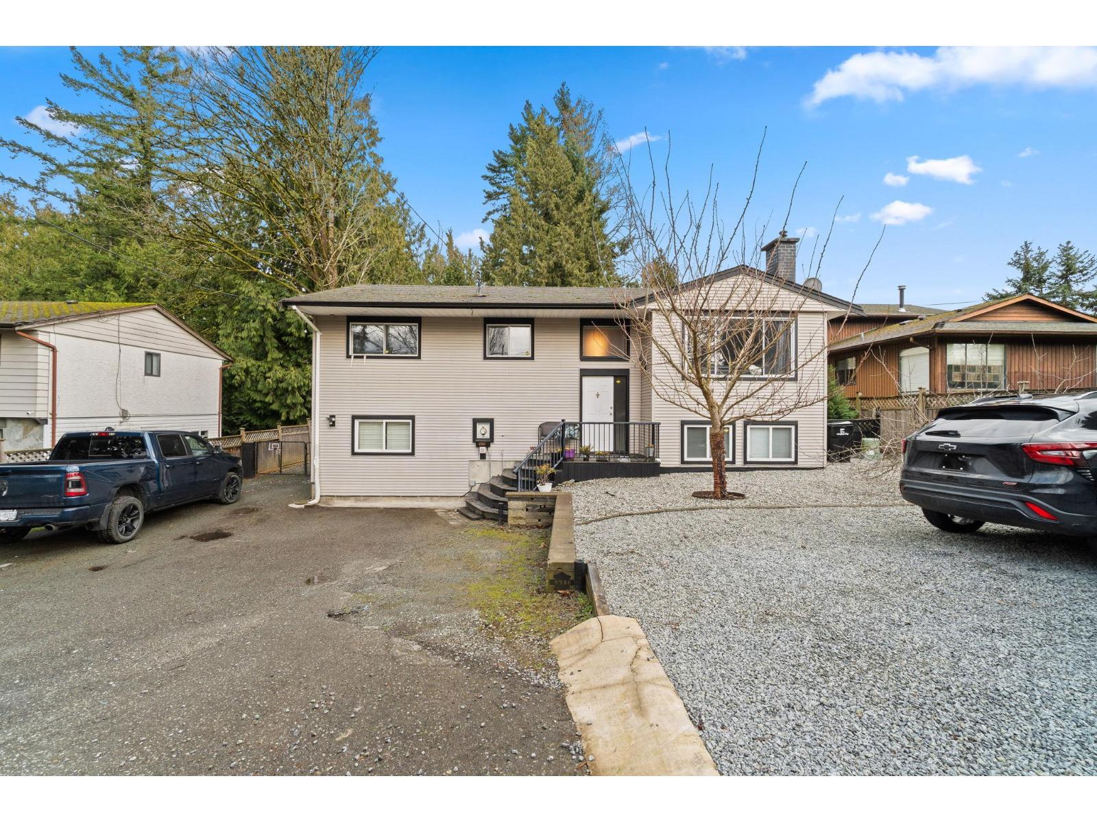 4900 200th Street, Langley, British Columbia  V3A 1L5 - Photo 1 - R3093263