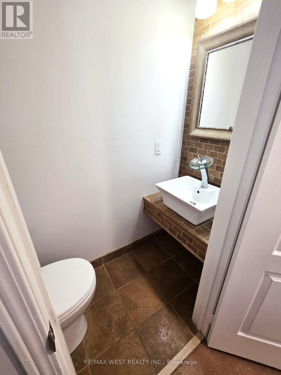 89 Matthew Boyd Crescent, Newmarket (Woodland Hill), Ontario  L3X 3C5 - Photo 10 - N12823746