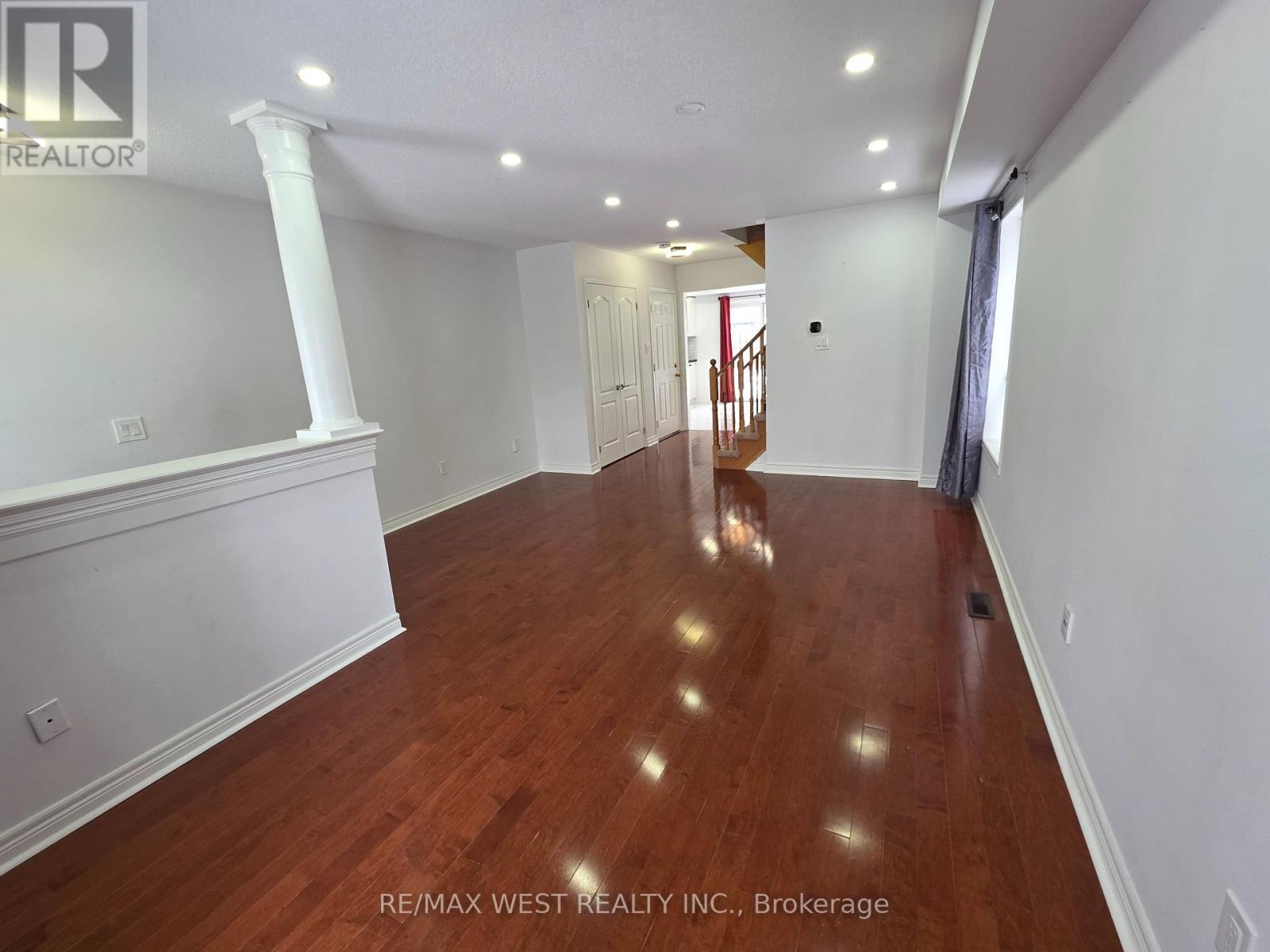 89 Matthew Boyd Crescent, Newmarket (Woodland Hill), Ontario  L3X 3C5 - Photo 3 - N12823746