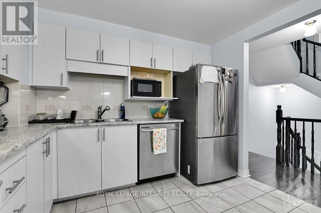 35 - 1880 Summerfields Crescent, Ottawa, Ontario  K1C 7B6 - Photo 10 - X12810302