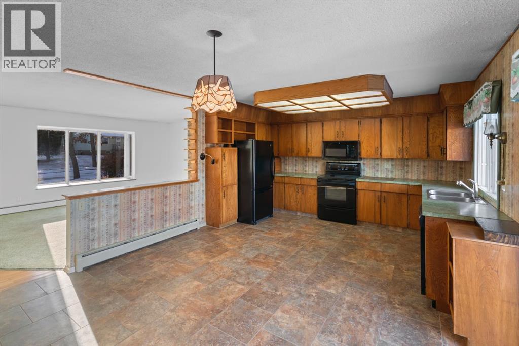 5714 48b Avenue, Camrose, Alberta  T4V 0L7 - Photo 7 - A2271446