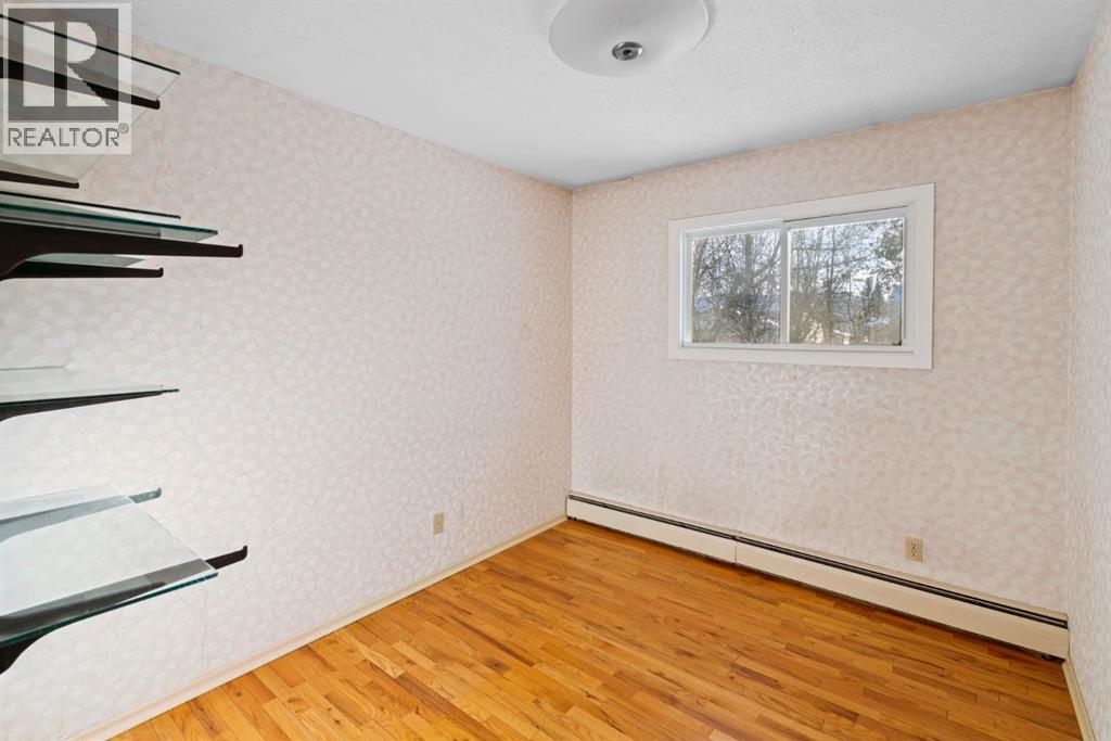 5714 48b Avenue, Camrose, Alberta  T4V 0L7 - Photo 12 - A2271446