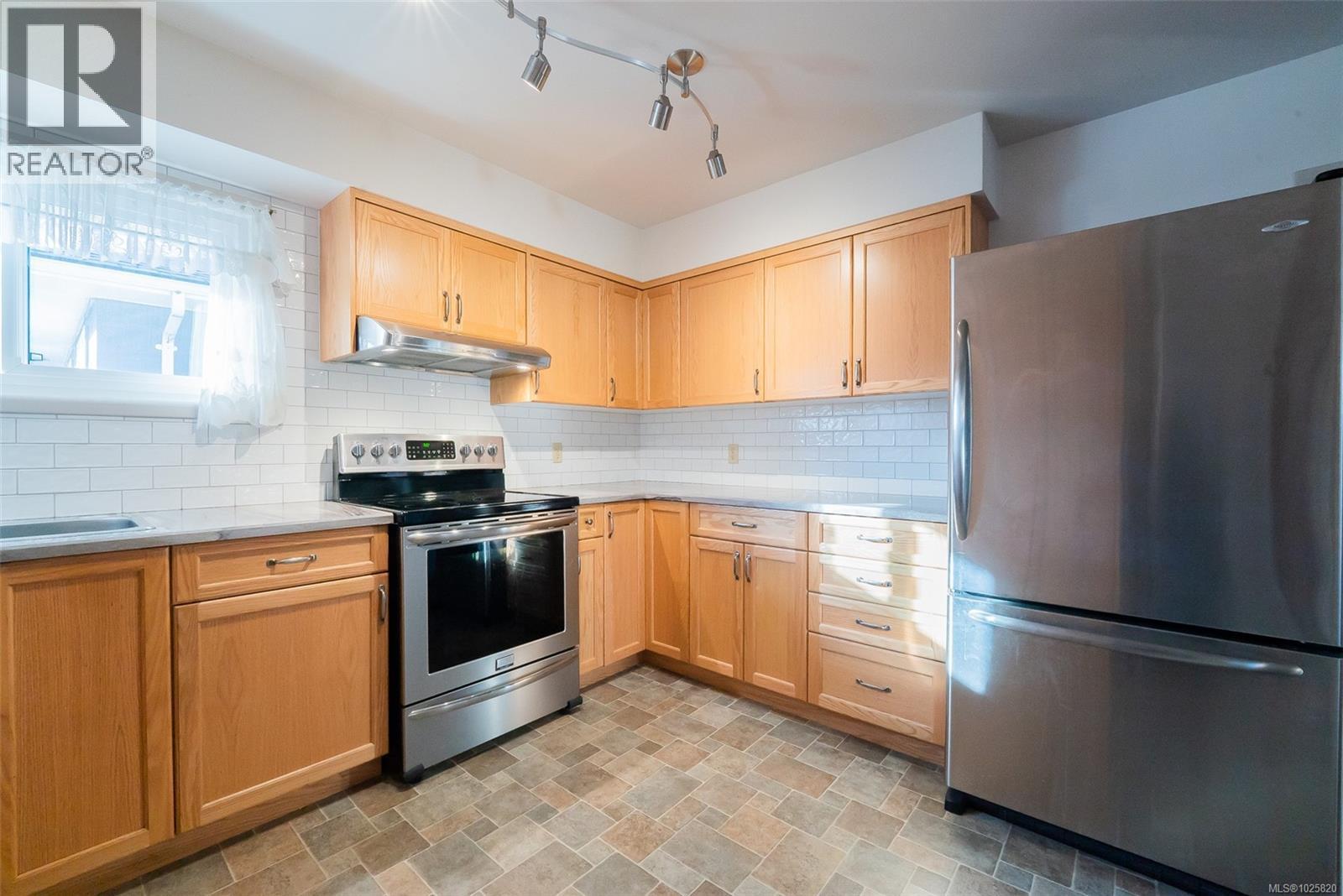 531 Duke St, Nanaimo, British Columbia  V9R 1K2 - Photo 12 - 1025820