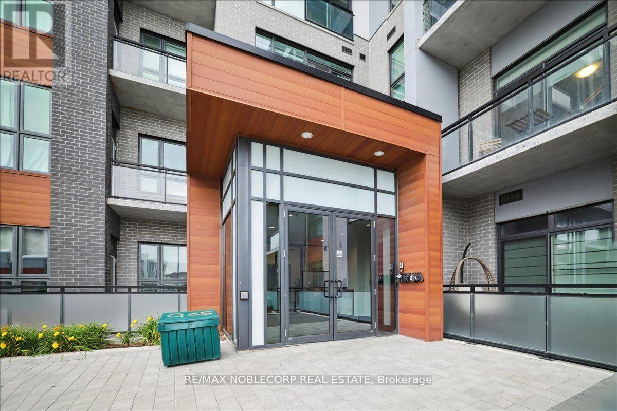 516 - 50 Kaitting Trail, Oakville, Ontario  L6M 4L9 - Photo 4 - W12823640