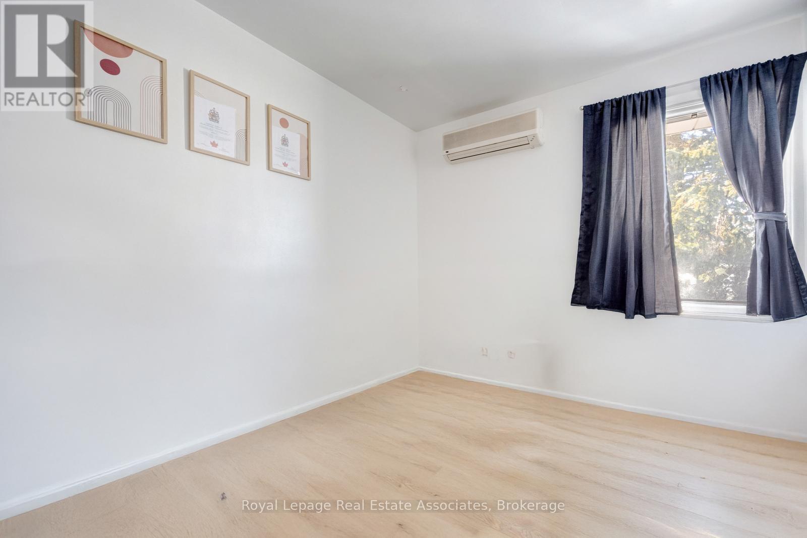 3-Br Upper - 69 Oldham Road, Toronto, Ontario  M9A 2B9 - Photo 12 - W12823648