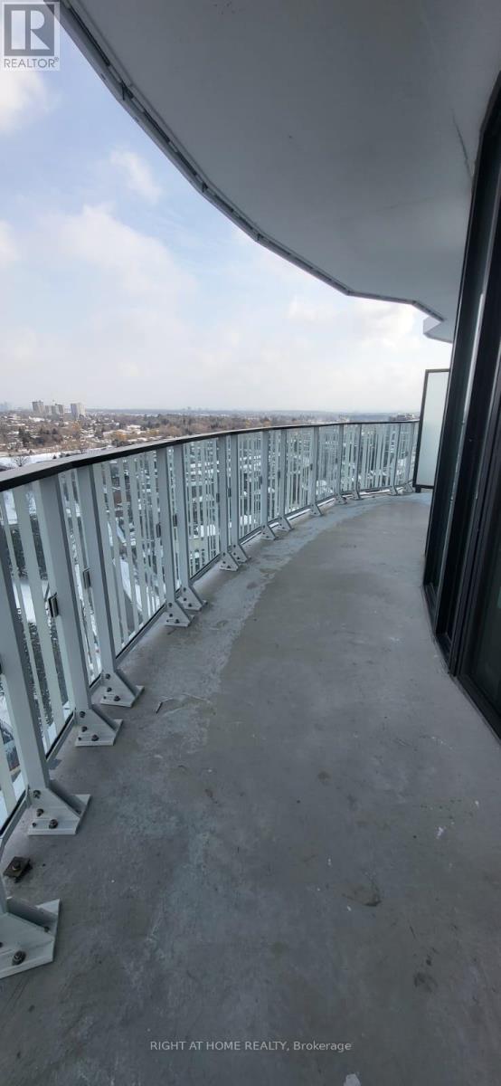 1004 - 1 Fairview Road E, Mississauga, Ontario  L5A 4C6 - Photo 4 - W12823664