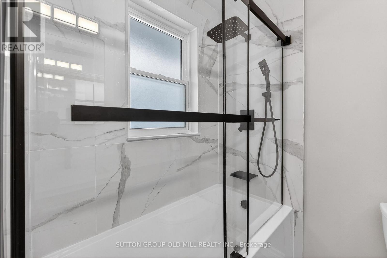 16 Brook Tree Crescent, Toronto, Ontario  M9P 1L1 - Photo 21 - W12823674