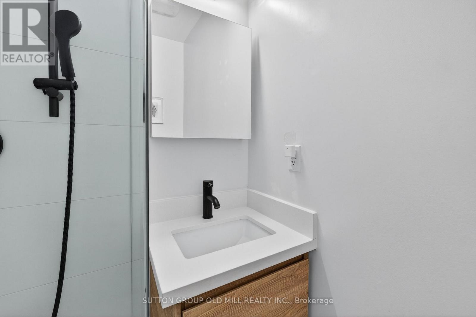 16 Brook Tree Crescent, Toronto, Ontario  M9P 1L1 - Photo 24 - W12823674