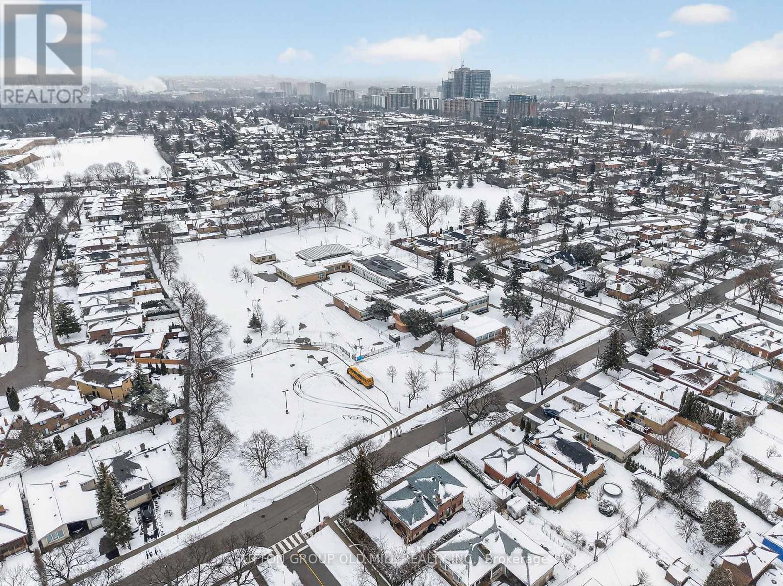 16 Brook Tree Crescent, Toronto, Ontario  M9P 1L1 - Photo 48 - W12823674