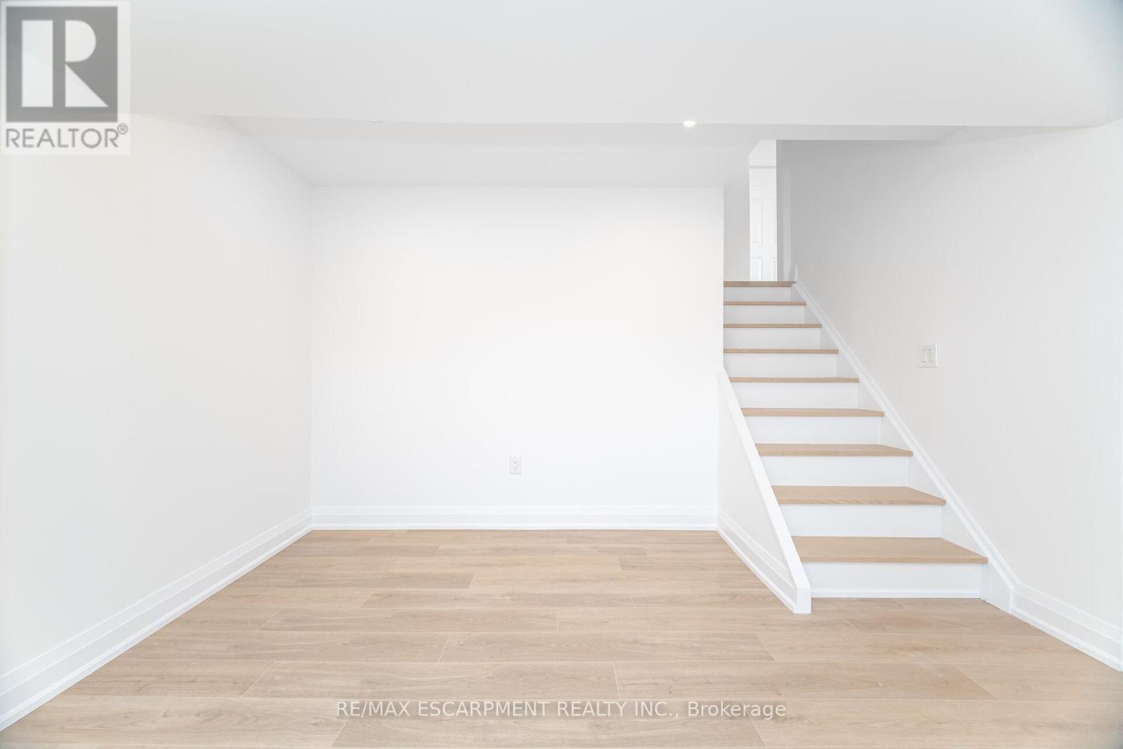 2276 Wyandotte Drive, Oakville, Ontario  L6L 2T5 - Photo 37 - W12823708