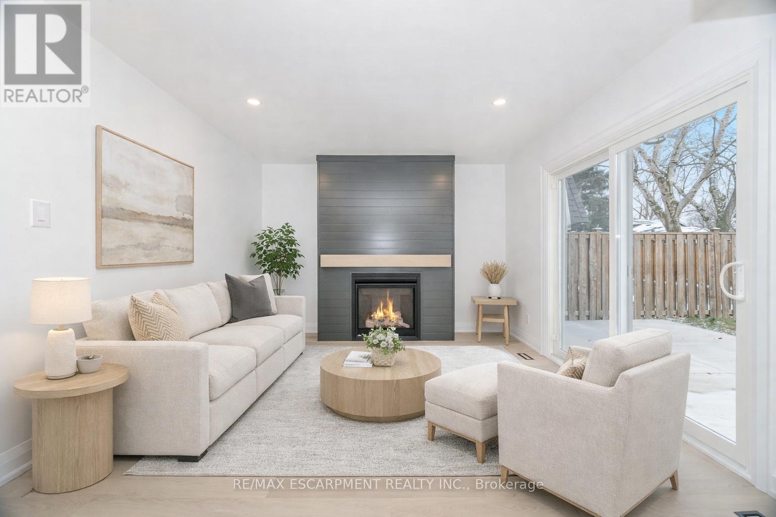 2276 Wyandotte Drive, Oakville, Ontario  L6L 2T5 - Photo 9 - W12823708