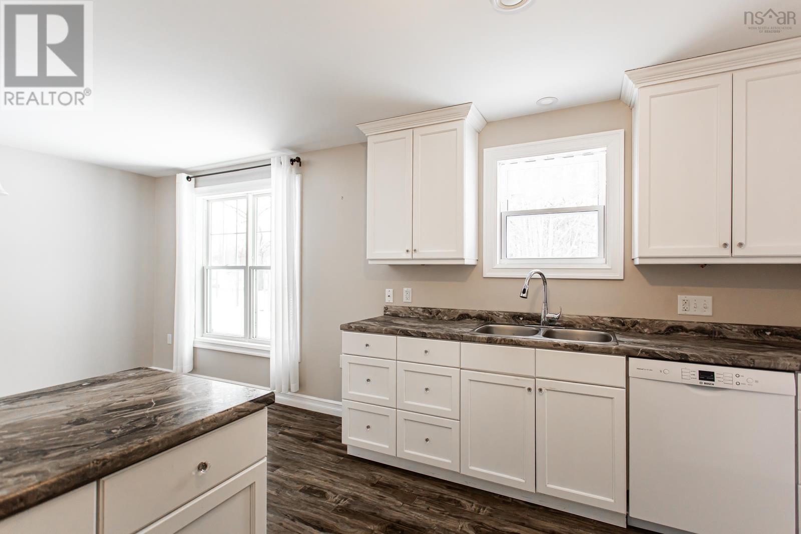 25 Gates Avenue, Middleton, Nova Scotia  B0S 1P0 - Photo 6 - 202603433