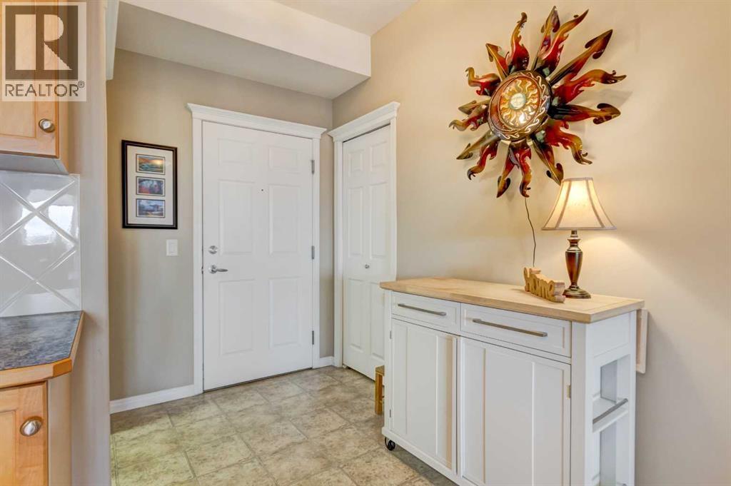 413, 15 Everstone Drive Sw, Calgary, Alberta  T2Y 5B5 - Photo 2 - A2285505