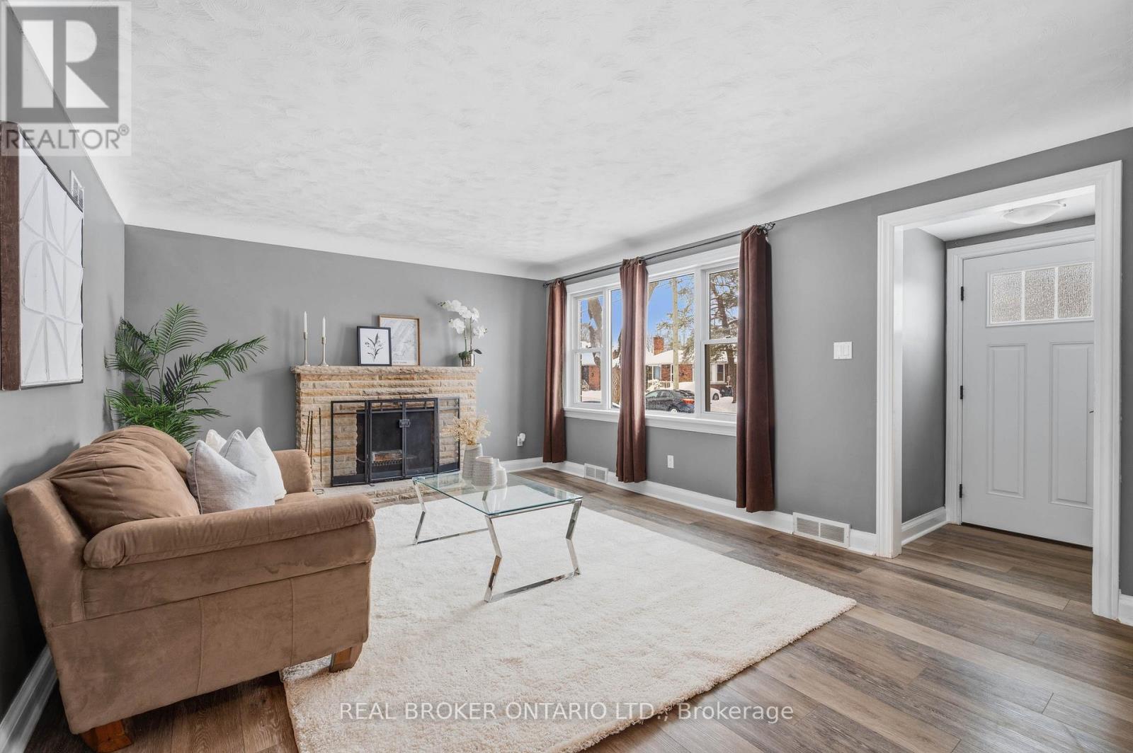 623 Sherring Street, Cambridge, Ontario  N3H 2X1 - Photo 4 - X12823686