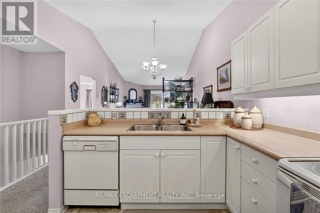 30 - 303 Central Avenue, Grimsby, Ontario  L3M 5L7 - Photo 10 - X12823710